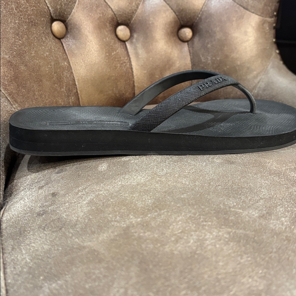 New Prada black men’s Rubber Thong Sandals- size 8 - Picture 6 of 7
